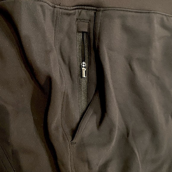 ATHLETA VENICE HIGH RISE JOGGER All-way stretch fabric with a no-dig waistband - Picture 7 of 7